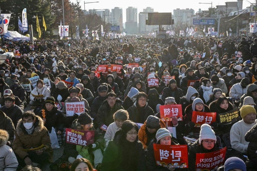 SKOREA-POLITICS-UNREST3_1734257294