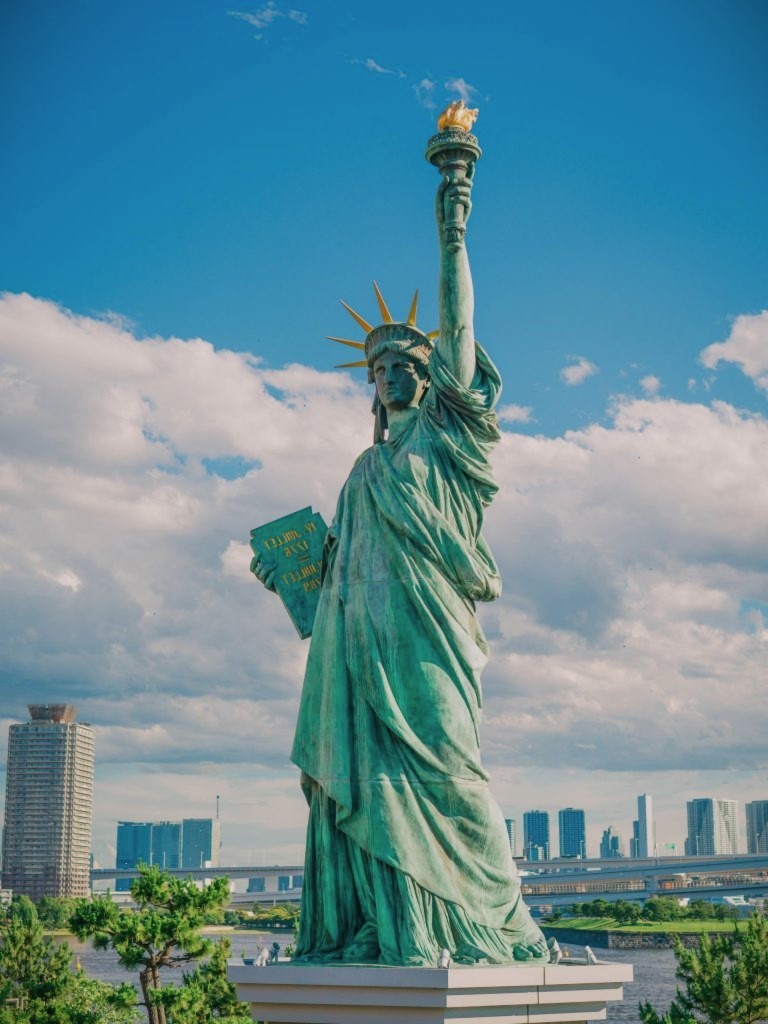 Statue-of-Liberty-768x1024